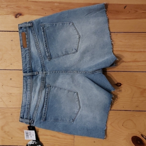 Articles of Society size 29 light denim cutoff shorts - Picture 2 of 5